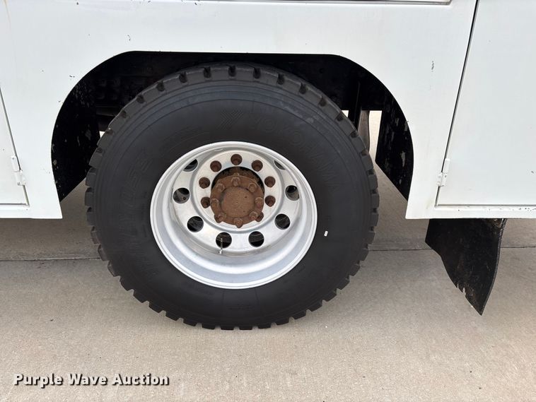 image for item FG0471 2016 International 4300 utility / service truck