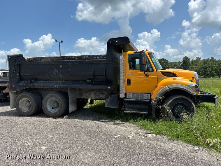 image for item FG0541 2009 International WorkStar 7500 dump truck