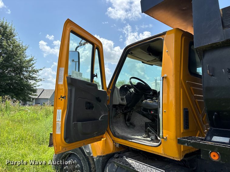 image for item FG0541 2009 International WorkStar 7500 dump truck