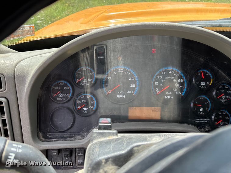 image for item FG0541 2009 International WorkStar 7500 dump truck