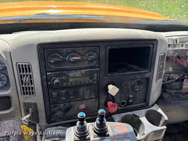 image for item FG0541 2009 International WorkStar 7500 dump truck
