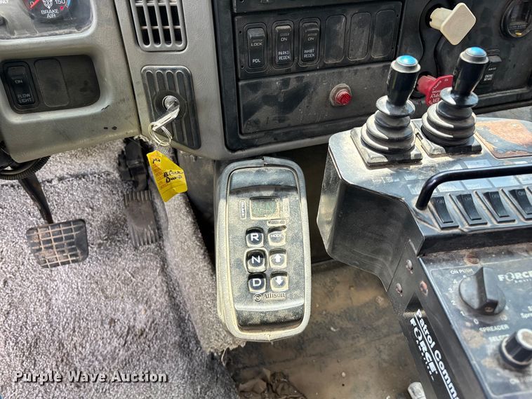 image for item FG0541 2009 International WorkStar 7500 dump truck