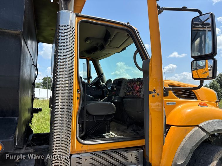 image for item FG0541 2009 International WorkStar 7500 dump truck