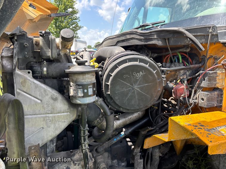 image for item FG0541 2009 International WorkStar 7500 dump truck