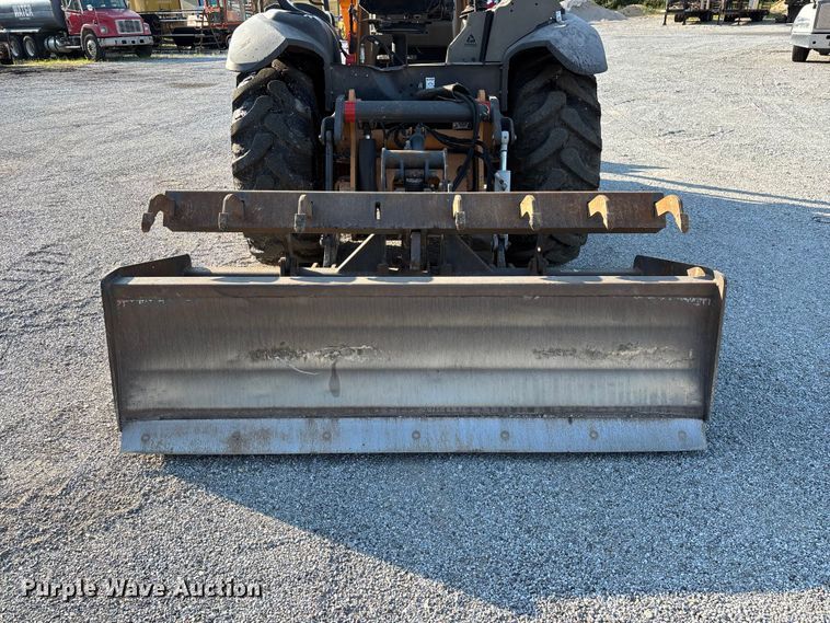 image for item FG0545 2010 Case 570MXT landscape tractor
