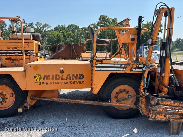 image for item FG0547 2005 Midland SPD-8 road widener