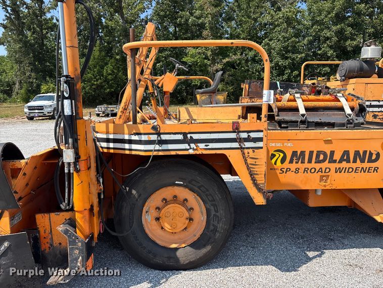 image for item FG0547 2005 Midland SPD-8 road widener