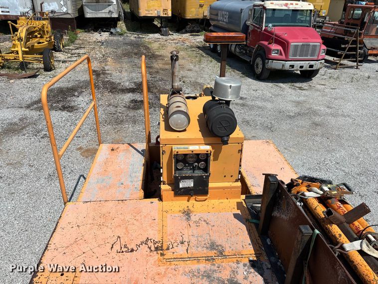 image for item FG0547 2005 Midland SPD-8 road widener