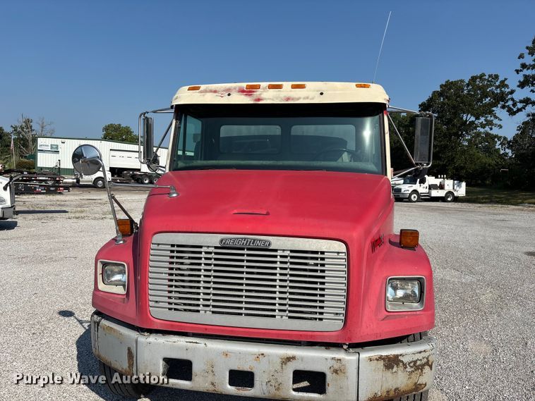 image for item FG0548 1996 Freightliner Cascadia water truck