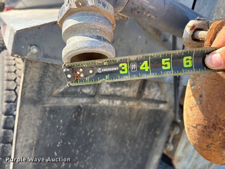 image for item FG0548 1996 Freightliner Cascadia water truck
