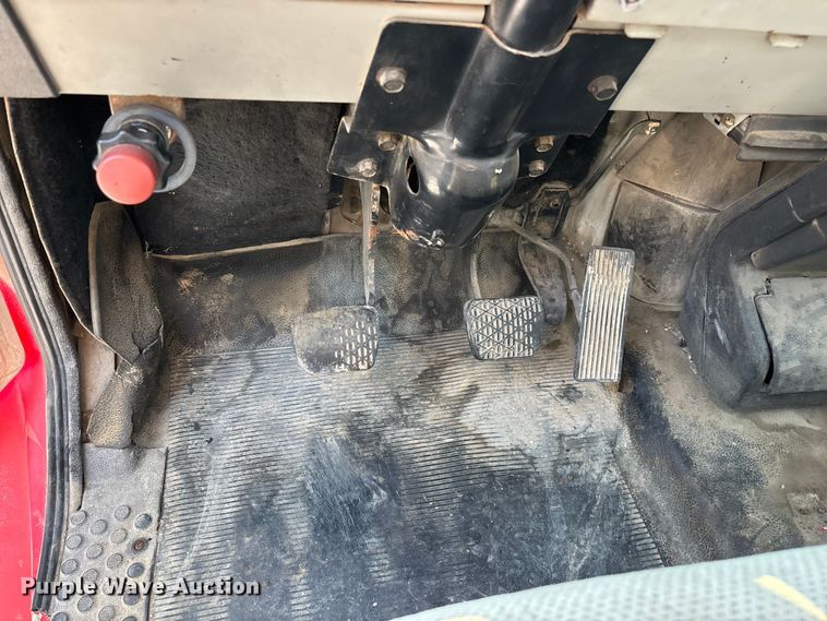 image for item FG0548 1996 Freightliner Cascadia water truck