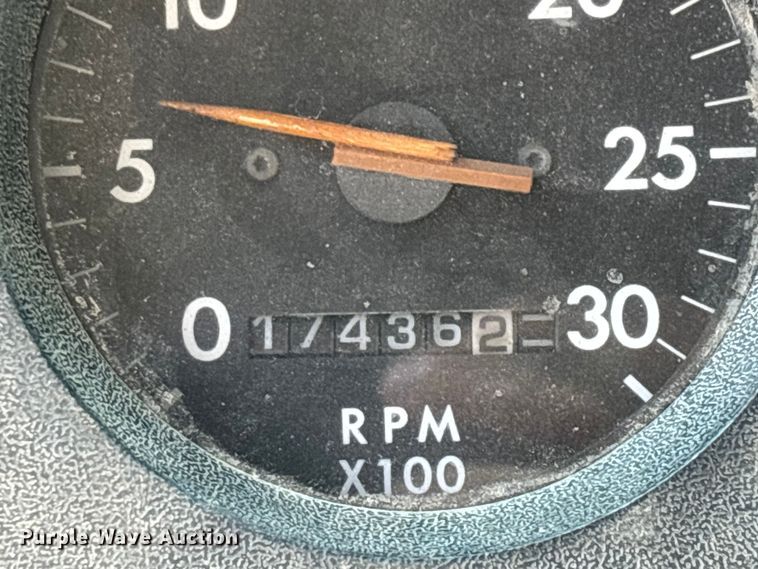 image for item FG0548 1996 Freightliner Cascadia water truck