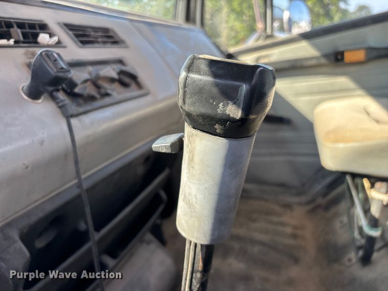 image for item FG0548 1996 Freightliner Cascadia water truck
