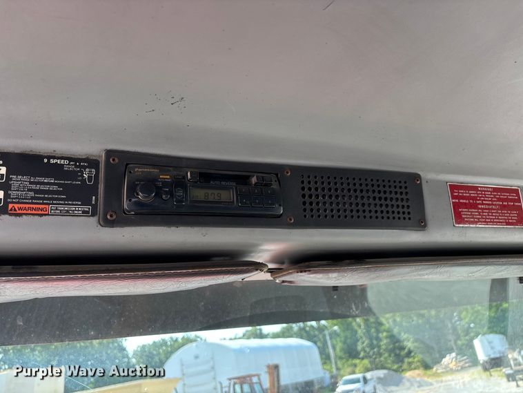 image for item FG0548 1996 Freightliner Cascadia water truck