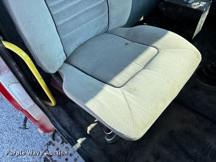 image for item FG0548 1996 Freightliner Cascadia water truck