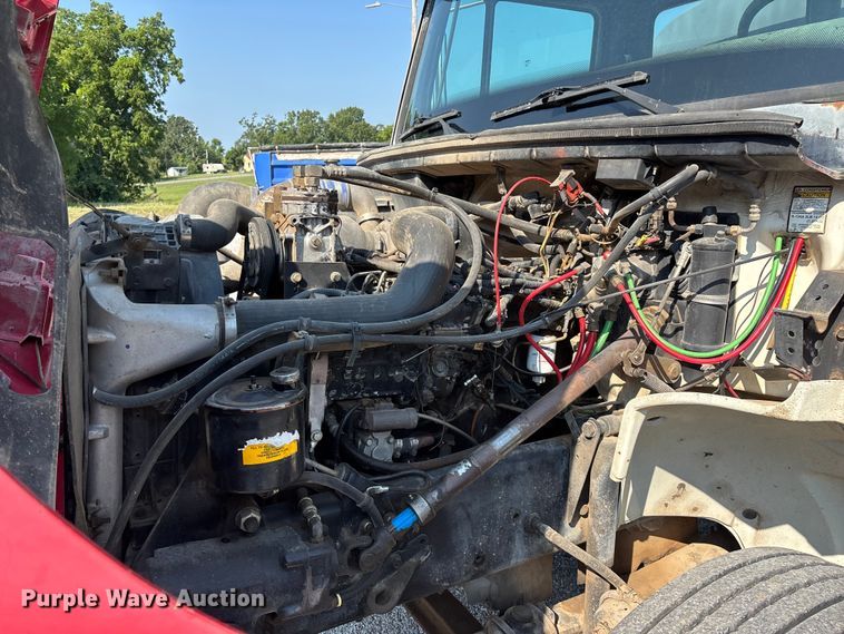 image for item FG0548 1996 Freightliner Cascadia water truck