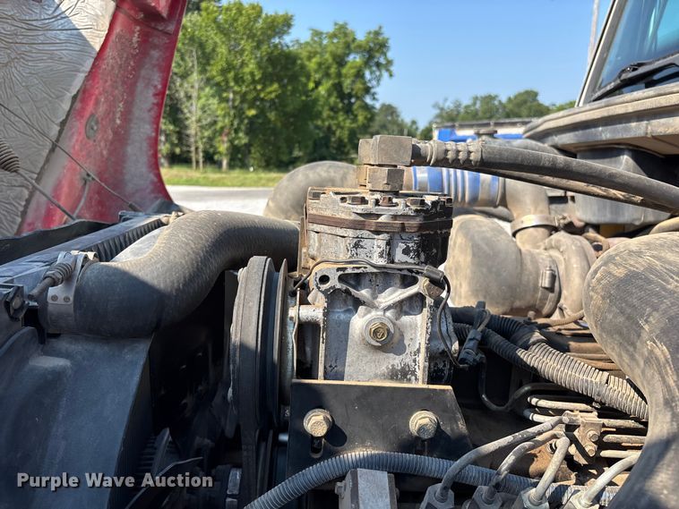 image for item FG0548 1996 Freightliner Cascadia water truck