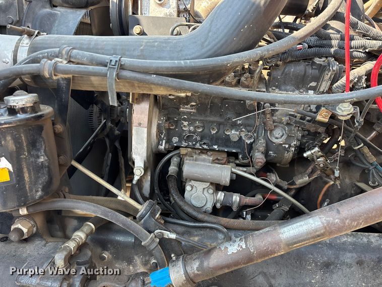 image for item FG0548 1996 Freightliner Cascadia water truck