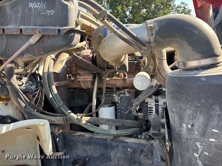 image for item FG0548 1996 Freightliner Cascadia water truck