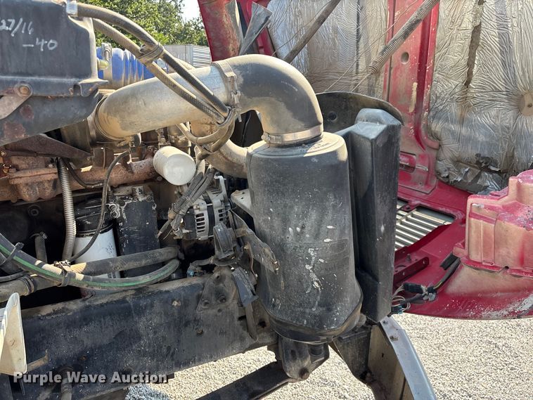 image for item FG0548 1996 Freightliner Cascadia water truck