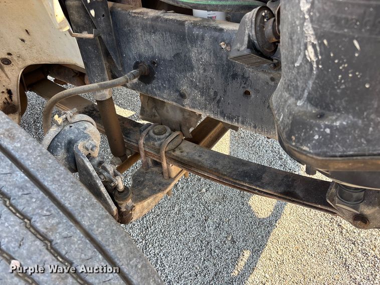image for item FG0548 1996 Freightliner Cascadia water truck