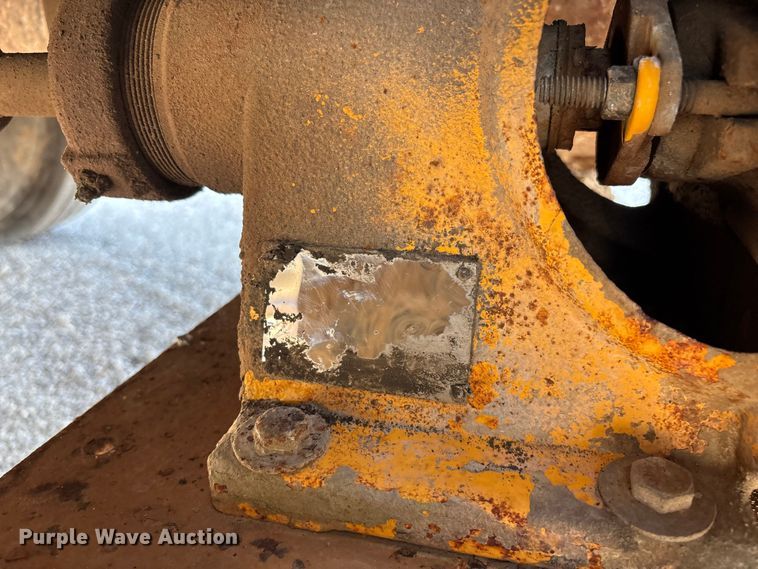 image for item FG0548 1996 Freightliner Cascadia water truck
