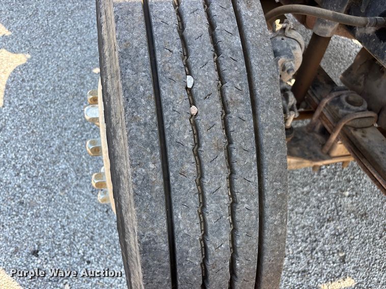 image for item FG0548 1996 Freightliner Cascadia water truck