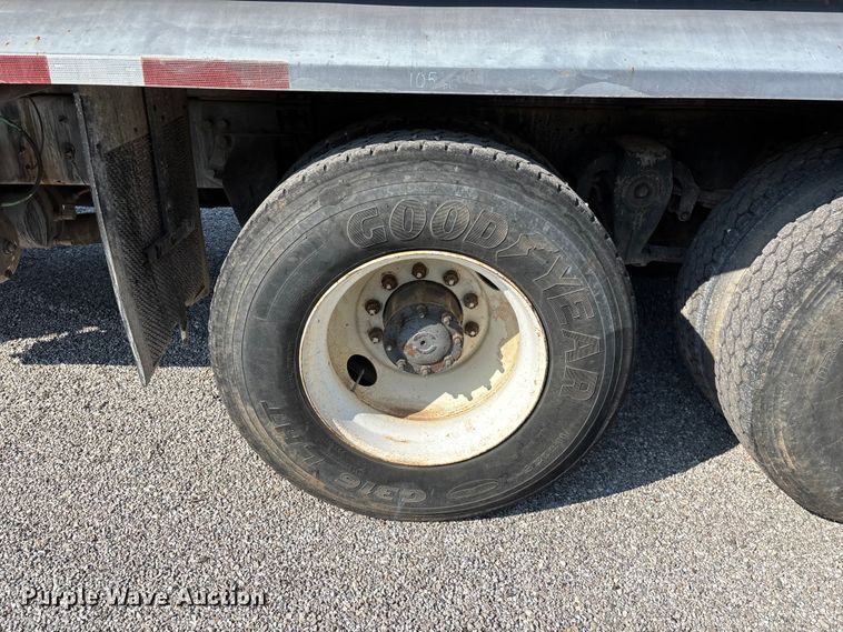 image for item FG0548 1996 Freightliner Cascadia water truck