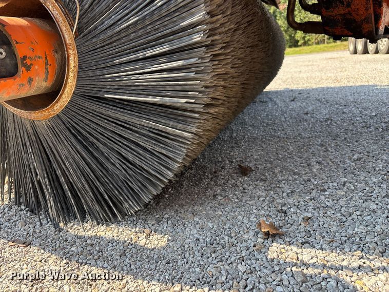 image for item FG0549 Broce RC 350 broom