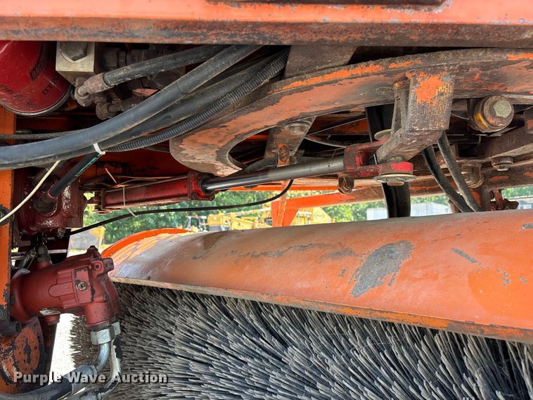 image for item FG0549 Broce RC 350 broom