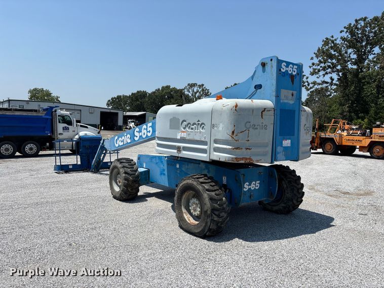 image for item FG0551 2002 Genie S65 boom lift