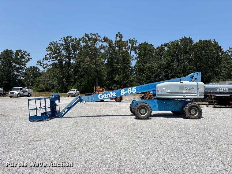 image for item FG0551 2002 Genie S65 boom lift