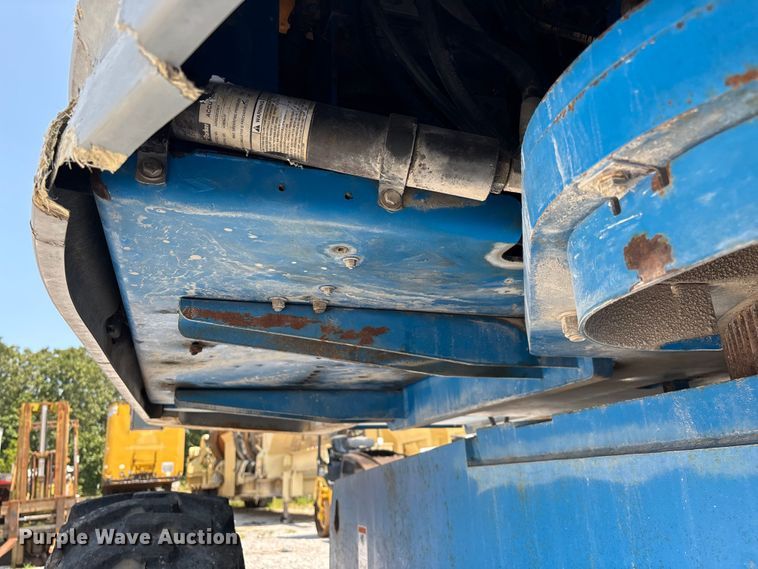 image for item FG0551 2002 Genie S65 boom lift