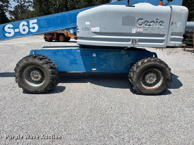 image for item FG0551 2002 Genie S65 boom lift