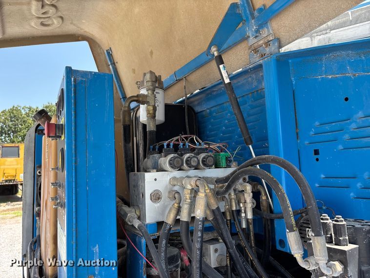 image for item FG0551 2002 Genie S65 boom lift