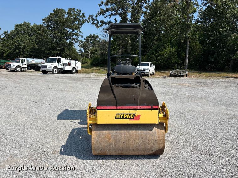image for item FG0552 Hypac C747C double drum vibratory roller