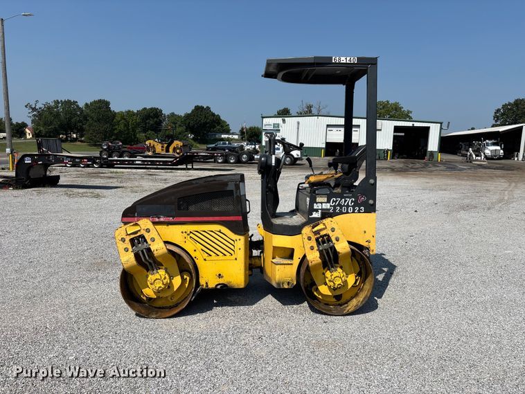 image for item FG0552 Hypac C747C double drum vibratory roller