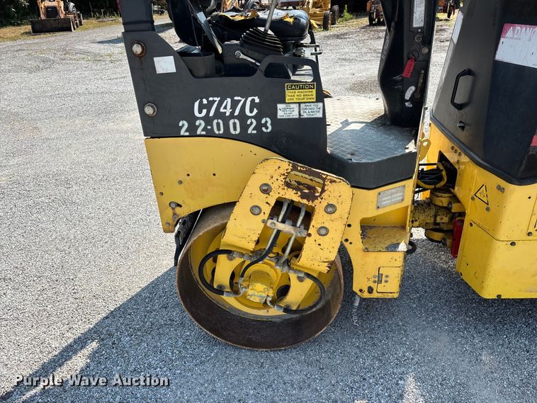 image for item FG0552 Hypac C747C double drum vibratory roller