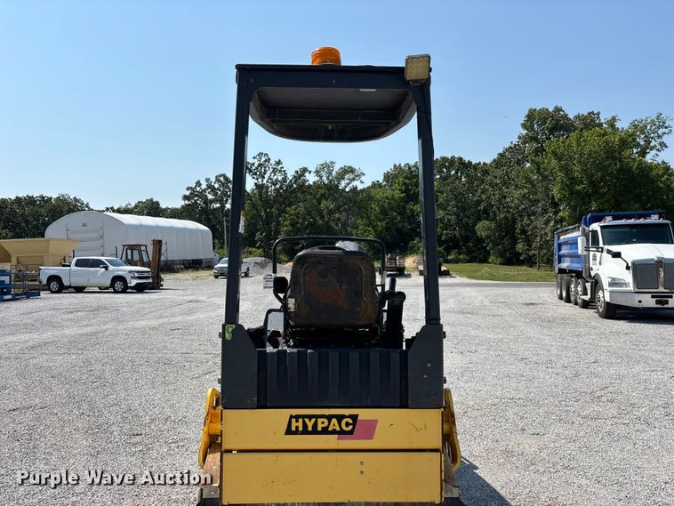 image for item FG0552 Hypac C747C double drum vibratory roller