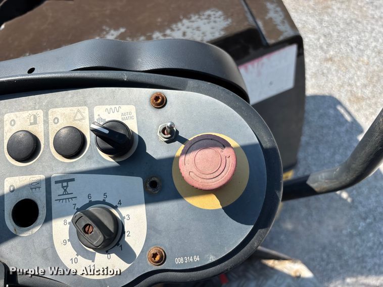 image for item FG0552 Hypac C747C double drum vibratory roller
