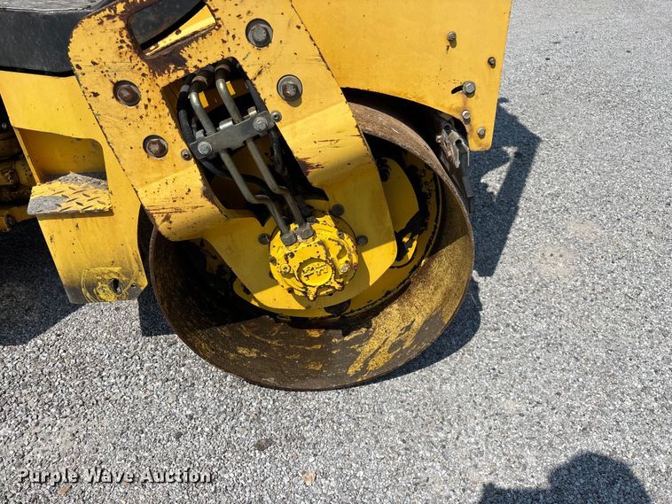 image for item FG0552 Hypac C747C double drum vibratory roller