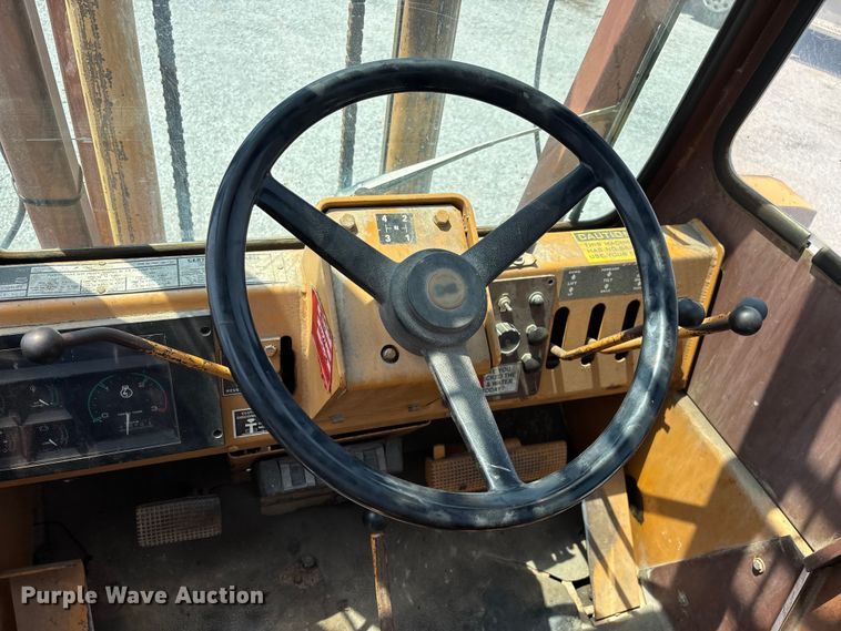 image for item FG0554 1993 Case 586E forklift