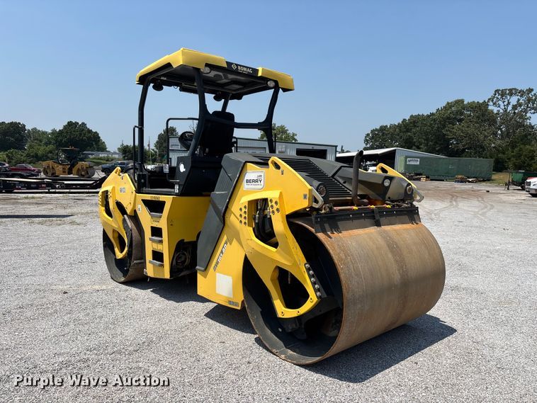 image for item FG0555 2015 Bomag BW 161 AD-5 double drum vibratory roller