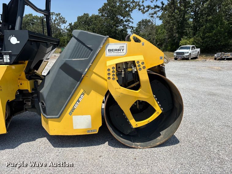 image for item FG0555 2015 Bomag BW 161 AD-5 double drum vibratory roller