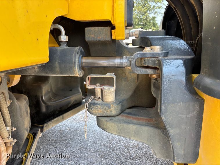 image for item FG0555 2015 Bomag BW 161 AD-5 double drum vibratory roller