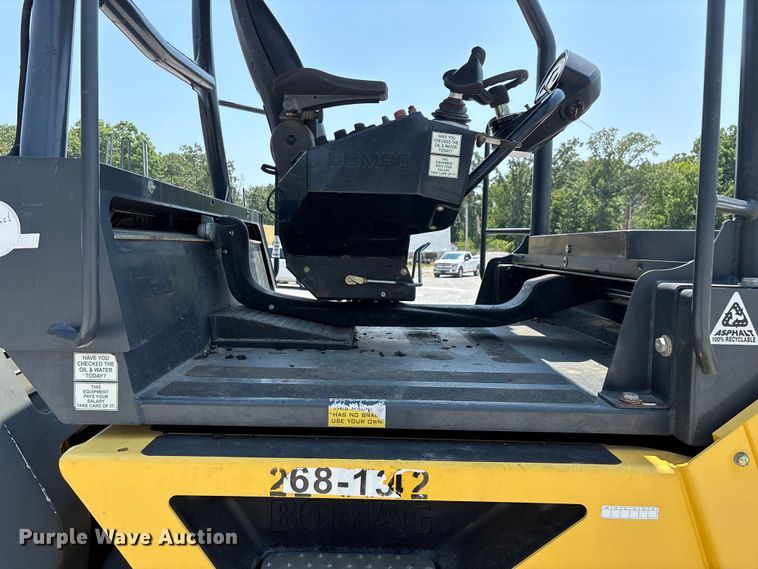 image for item FG0555 2015 Bomag BW 161 AD-5 double drum vibratory roller