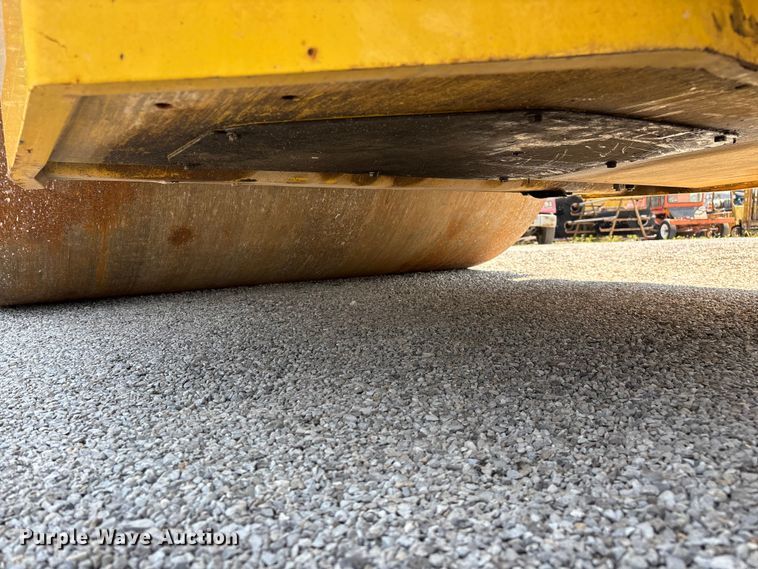 image for item FG0555 2015 Bomag BW 161 AD-5 double drum vibratory roller