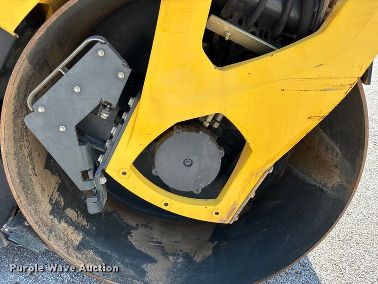 image for item FG0555 2015 Bomag BW 161 AD-5 double drum vibratory roller