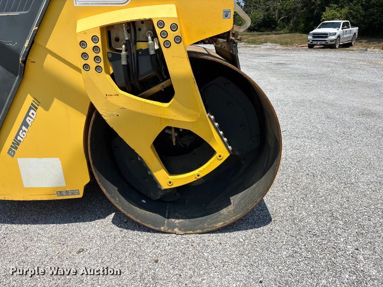 image for item FG0555 2015 Bomag BW 161 AD-5 double drum vibratory roller