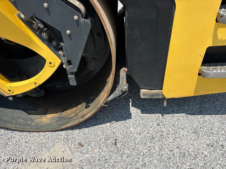 image for item FG0555 2015 Bomag BW 161 AD-5 double drum vibratory roller